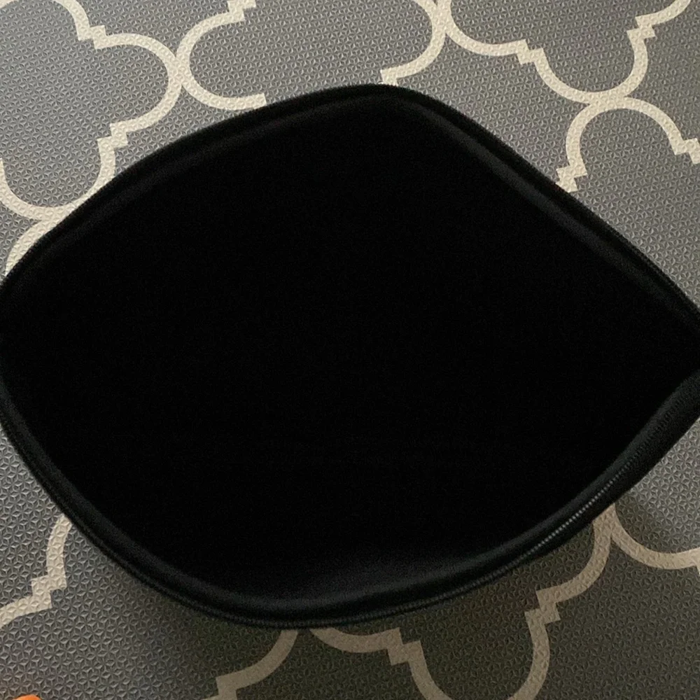 NEW Black Neoprene Laptop Sleeve - 18 inches (measuring diagonally)